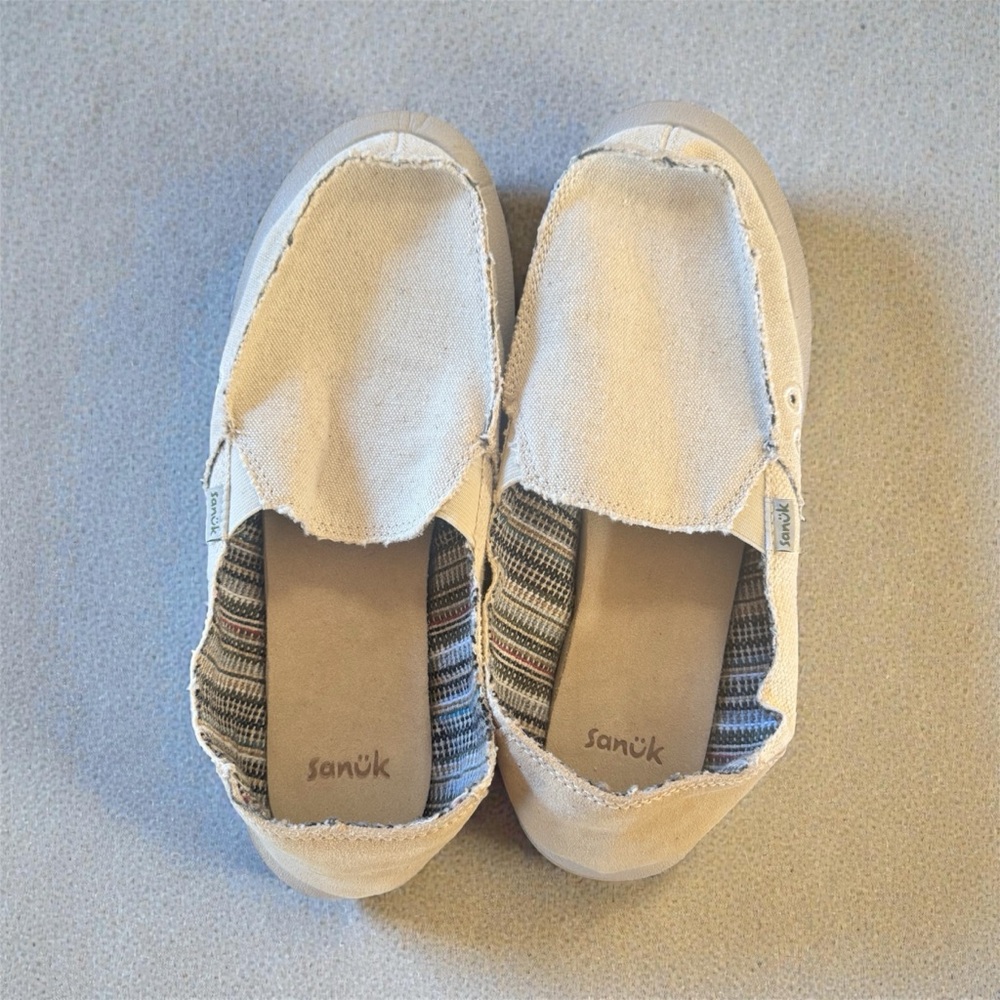 Sanuk Women's Cream Slip-On Flats